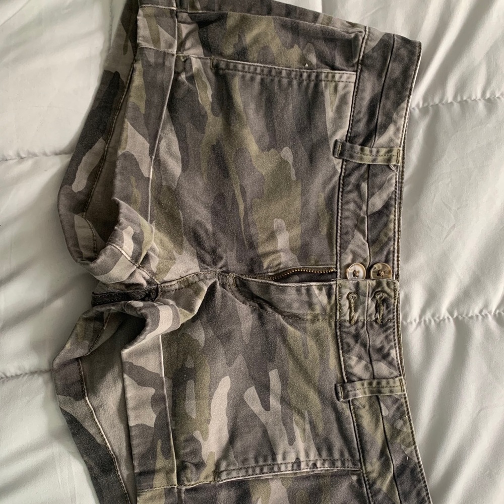 camo express shorts